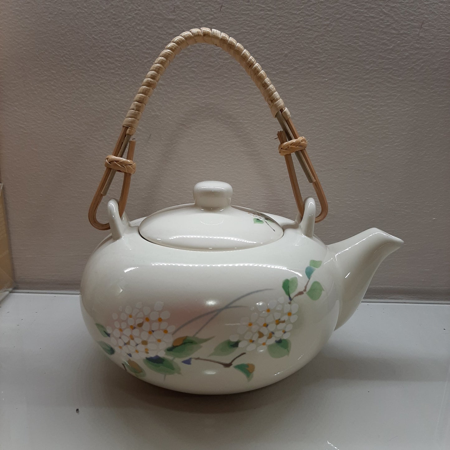 Ceramic jasmine teapot with bamboo handle 500ml capacity Carpano