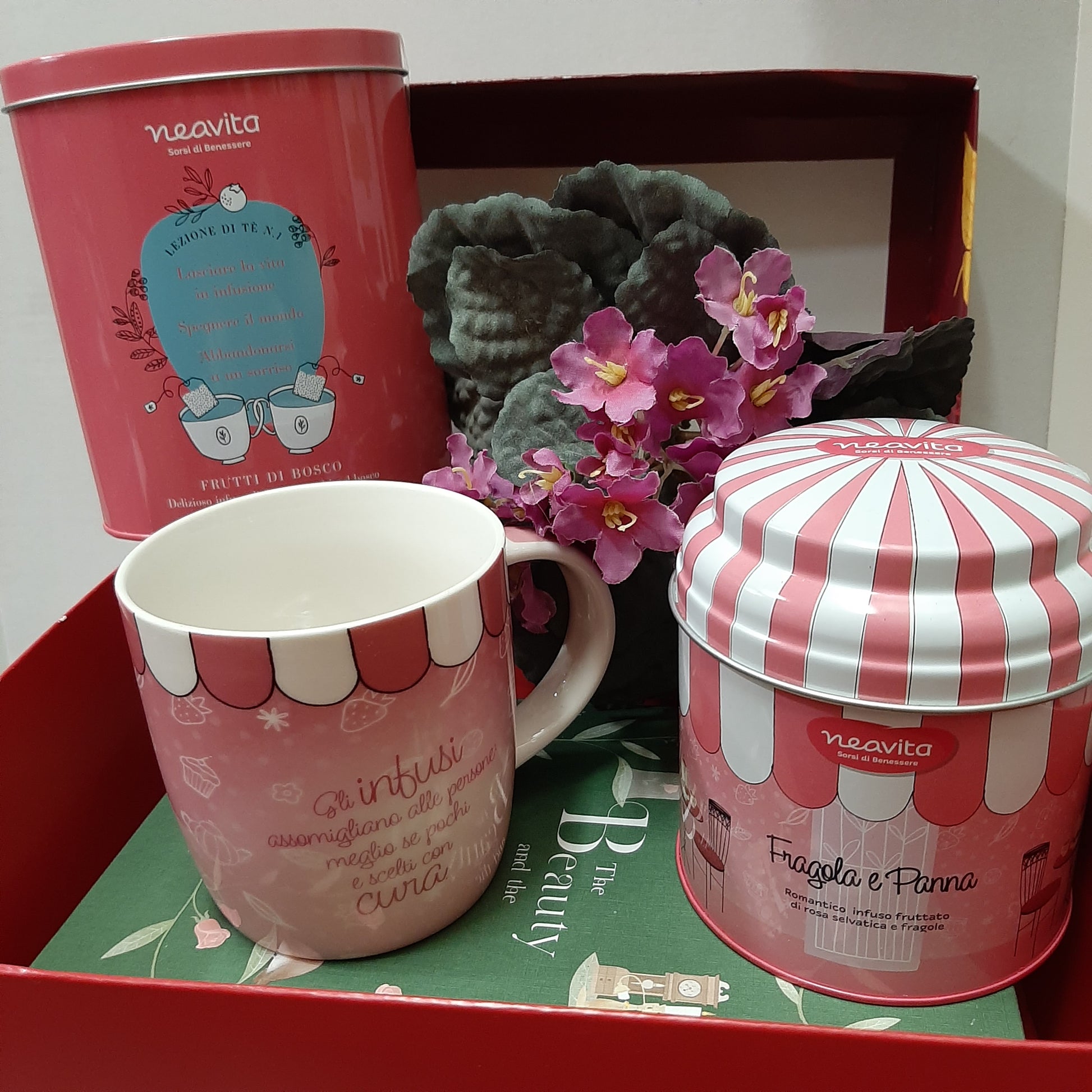 Cofanetto con Mug Rosa e Tisana Lightness